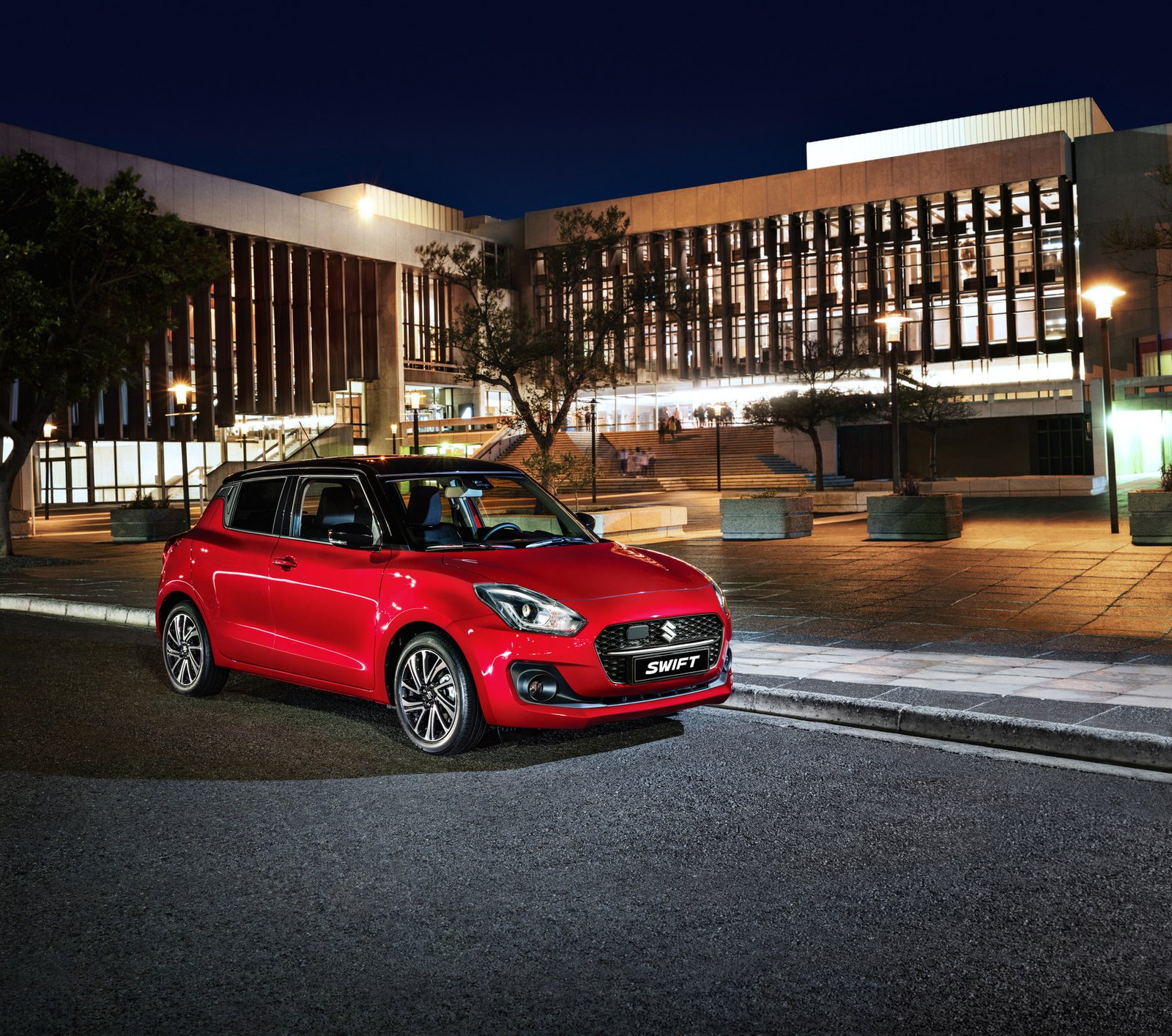 Suzuki Swift night-time key visual